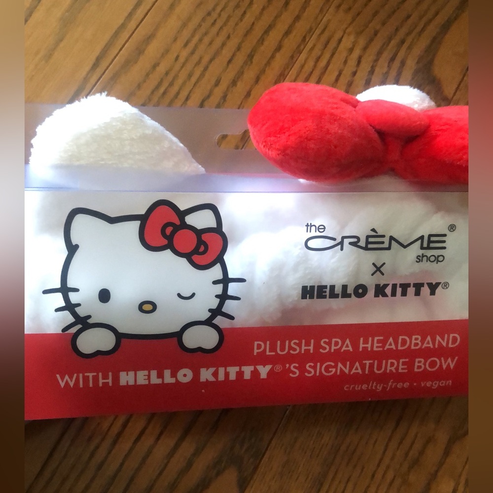 The Creme shop x hello kitty Plush Spa Headband with Signature Red Bow